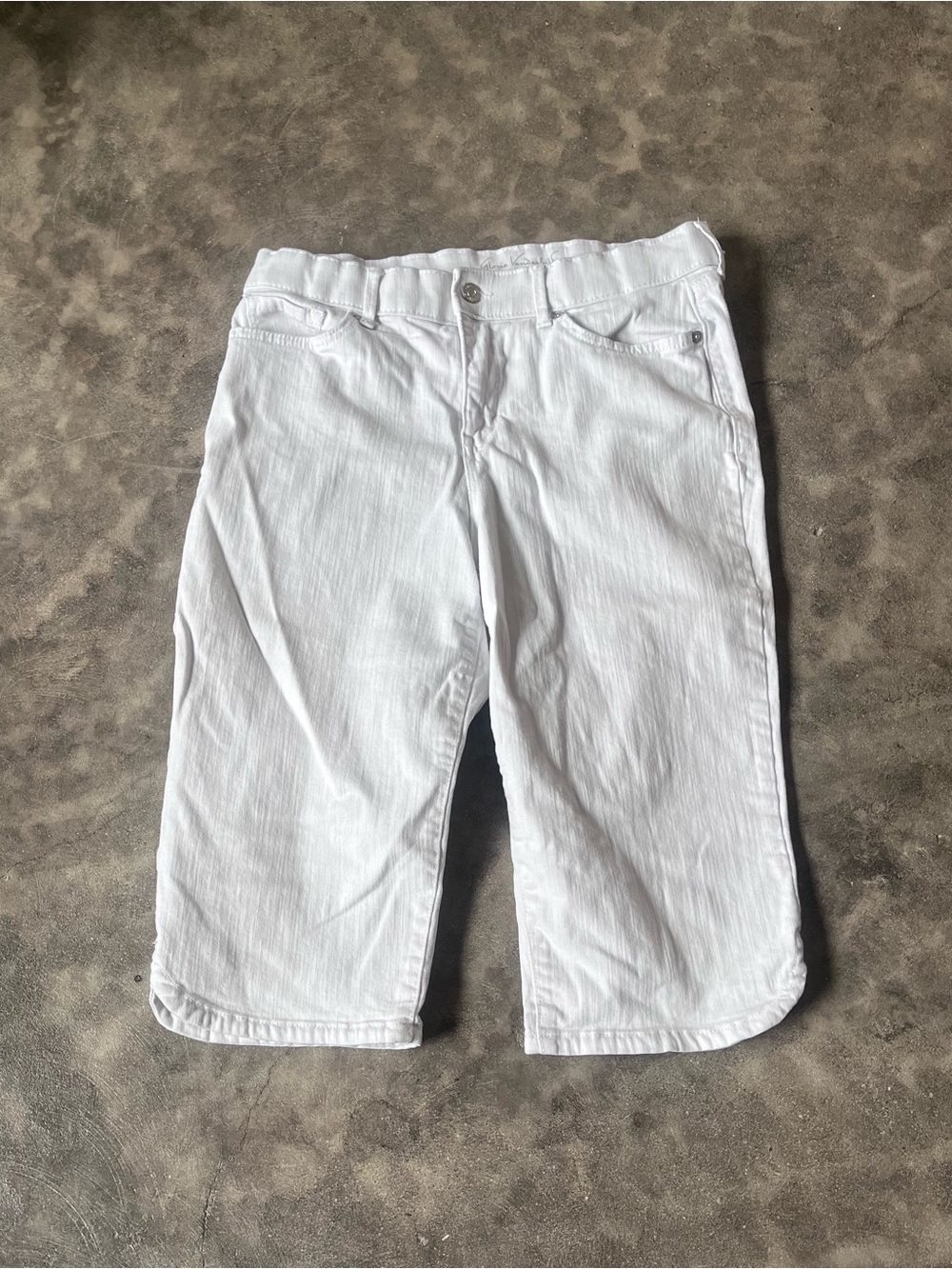 Gloria Vanderbilt White “Skimmer” Stretch Capri